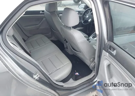 2008 Volkswagen Jetta Se/Sel z USA, uszkodzony, nr VIN 3VWRZ81K68M024448